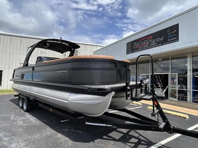 Slide: The Image of Viaggio D26UWA Tri-Toon (27" Tubes) 2025 - 2