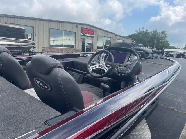 Slide: The Image of Triton TRITION 21 TRX ELITE 2018 - 7