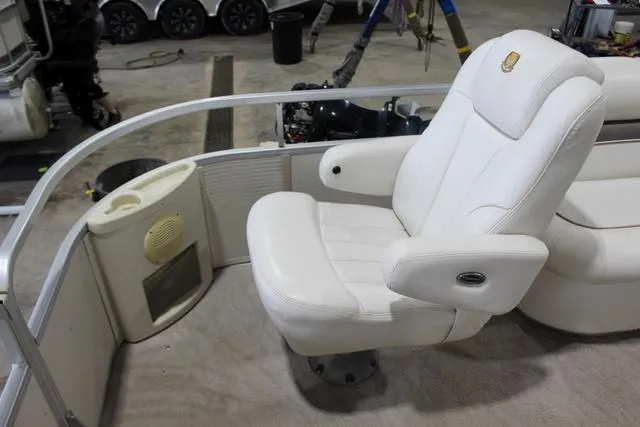 Slide: The Image of Premier 235 Escapade RE 2005 - 10