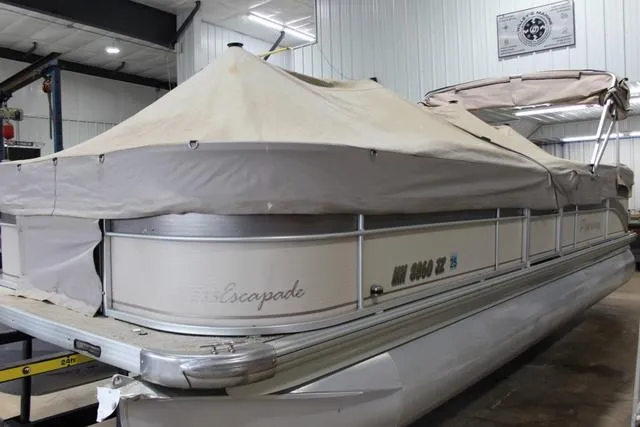 Slide: The Image of Premier 235 Escapade RE 2005 - 33