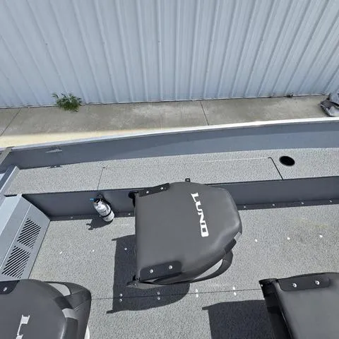 Slide: The Image of Lund 1600 Fury SS 2022 - 14