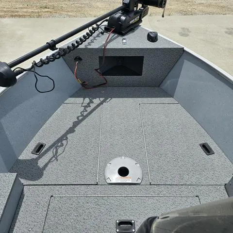 Slide: The Image of Lund 1600 Fury SS 2022 - 5