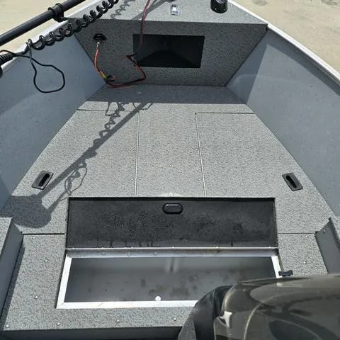 Slide: The Image of Lund 1600 Fury SS 2022 - 6