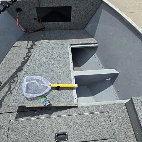 Slide: The Image of Lund 1600 Fury SS 2022 - 8