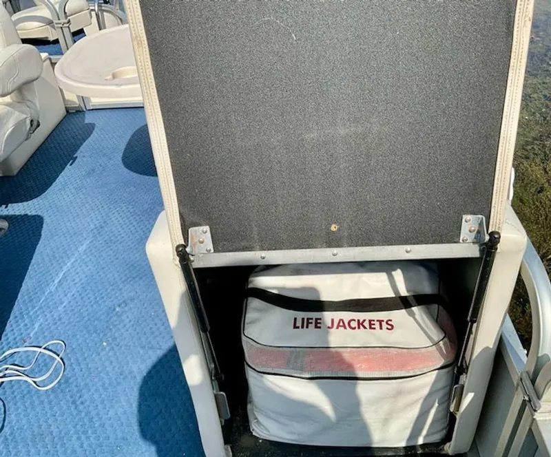 Slide: The Image of Manitou 20 Osprey 2008 - 7