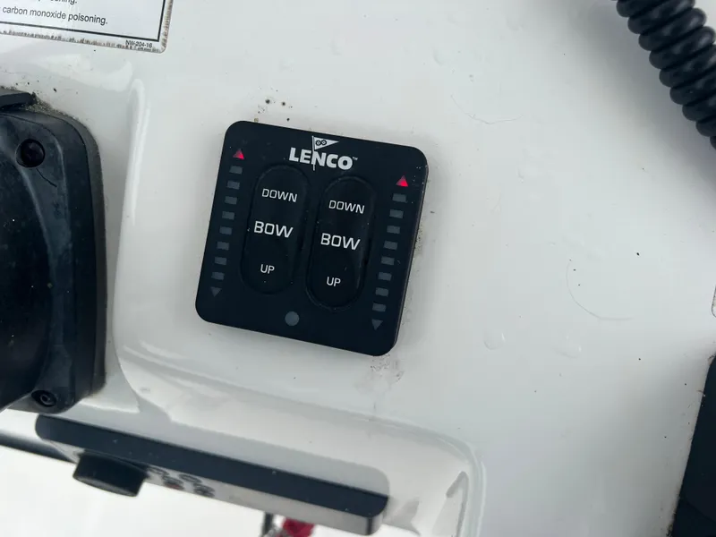 Slide: The Image of Edgewater 245CC 2018 - 11