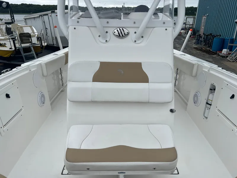 Slide: The Image of Edgewater 245CC 2018 - 19