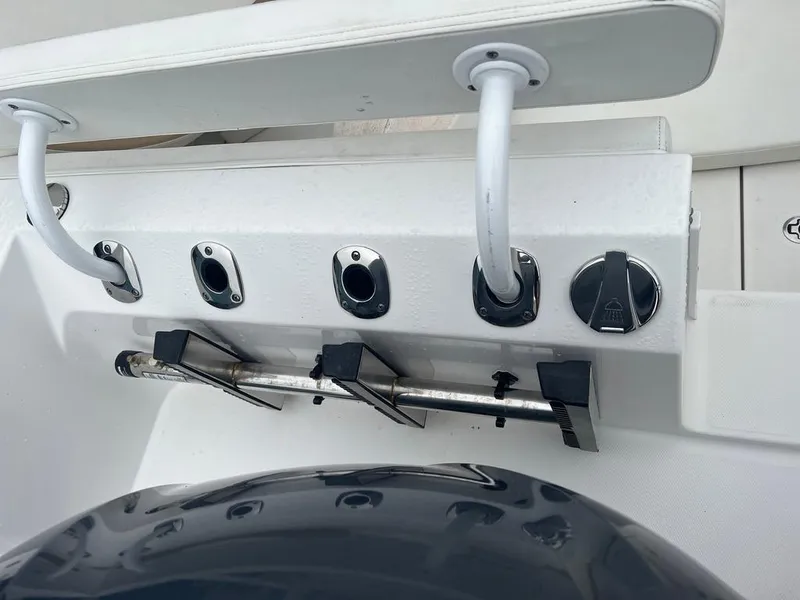 Slide: The Image of Edgewater 245CC 2018 - 21