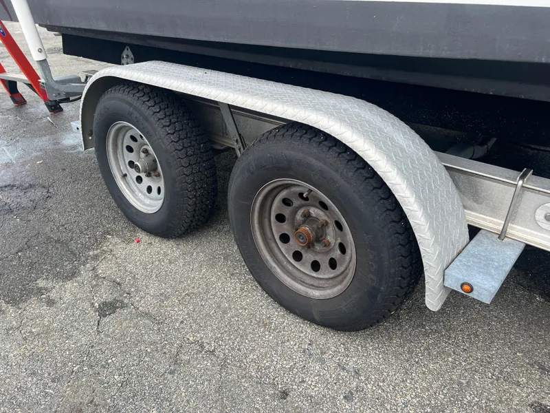 Slide: The Image of Edgewater 245CC 2018 - 35