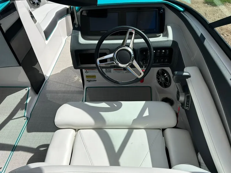 Slide: The Image of Regal LS4 Surf 2022 - 50