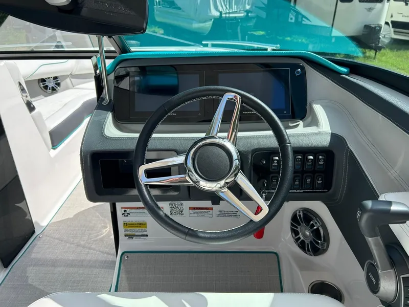 Slide: The Image of Regal LS4 Surf 2022 - 51