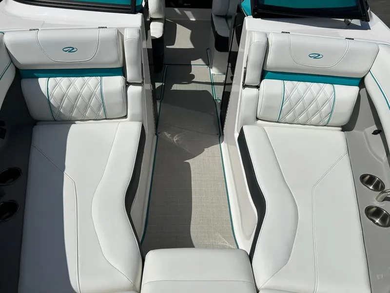 Slide: The Image of Regal LS4 Surf 2022 - 60