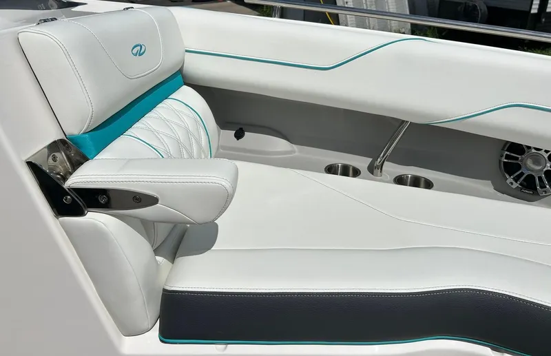 Slide: The Image of Regal LS4 Surf 2022 - 64