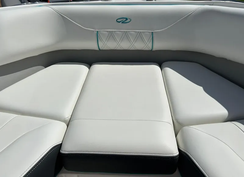 Slide: The Image of Regal LS4 Surf 2022 - 66