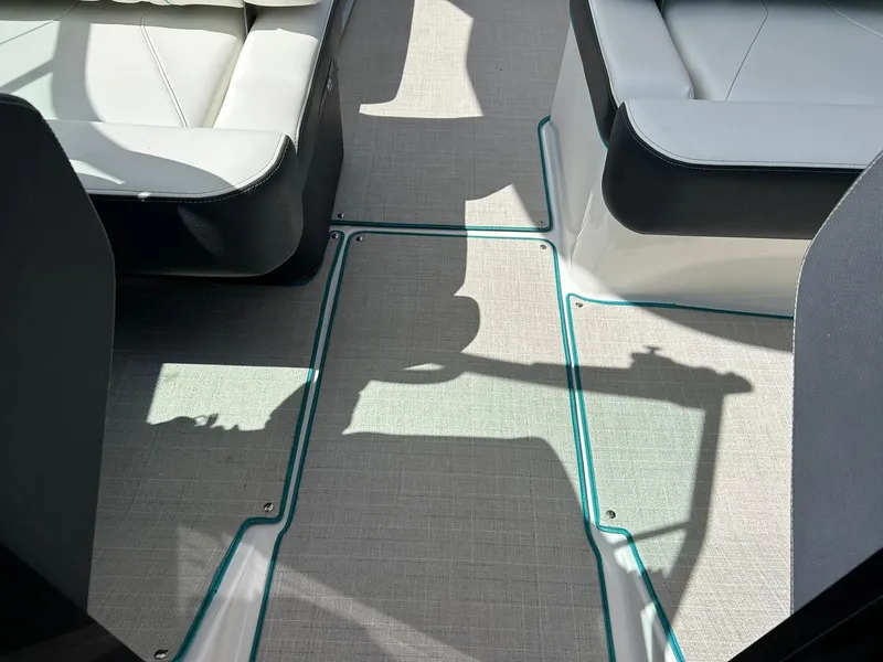 Slide: The Image of Regal LS4 Surf 2022 - 73