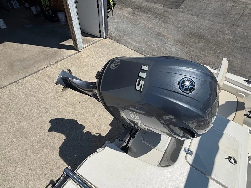 Slide: The Image of 2022 Nauticstar 191 Hybrid 5 - 5