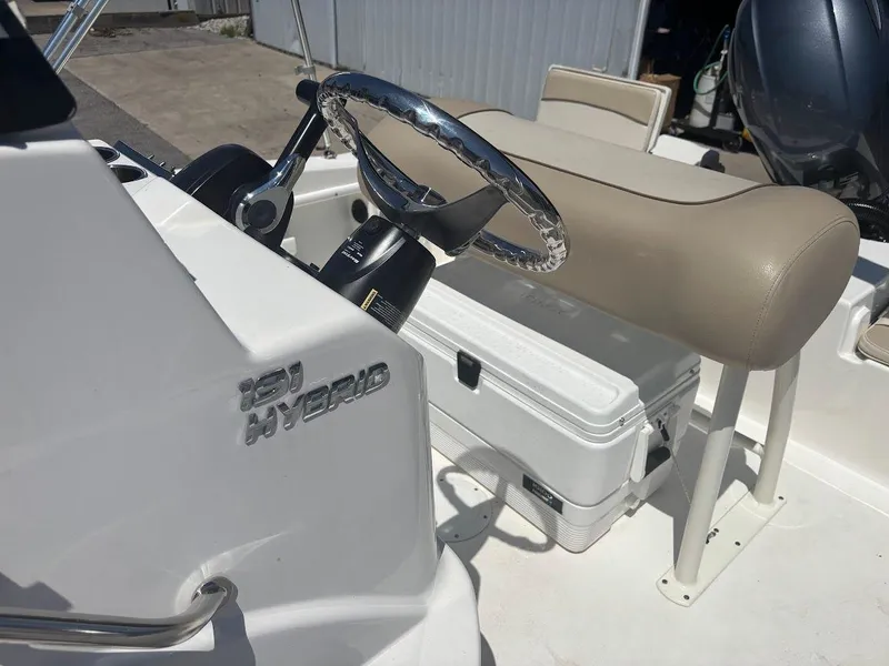 Slide: The Image of 2022 Nauticstar 191 Hybrid 6 - 6