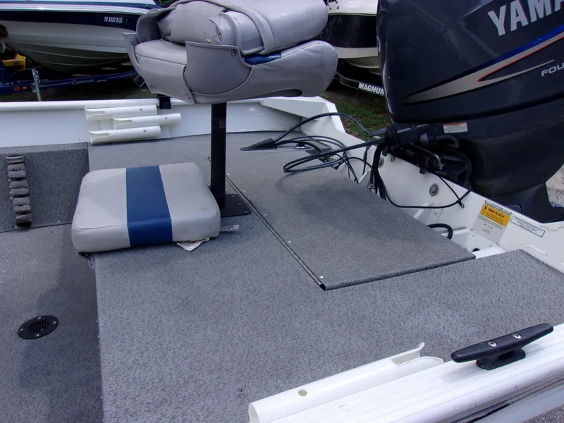 Slide: The Image of 2008 G3 1860 CC Deluxe boat interior with Yamaha motor and seating. - 6