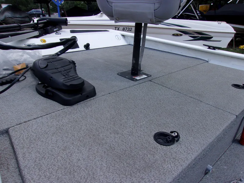 Slide: The Image of 2008 G3 1860 CC Deluxe boat deck with seat and control panel. - 7