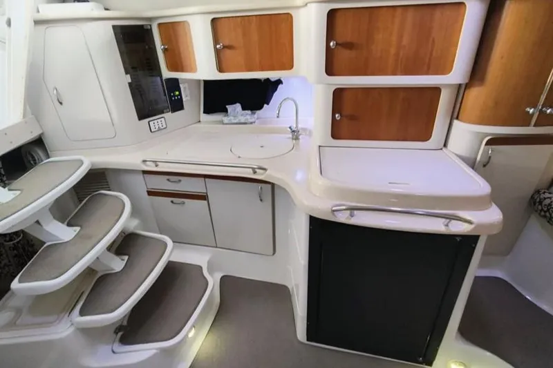 Slide: The Image of Chris-Craft 320 EXPRESS 1999 - 10