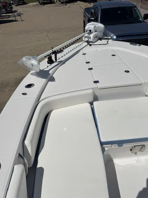 Slide: The Image of 2025 Robalo 246 Cayman boat deck with seating and trolling motor. - 22