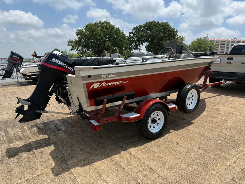 Slide: The Image of Fisher 16 Pro Avenger 2002 - 64