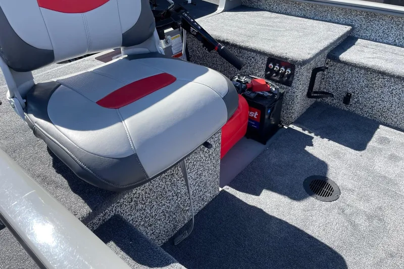 Slide: The Image of 2015 Tracker GV16 LAKER DLX boat interior with seat and control panel. - 6
