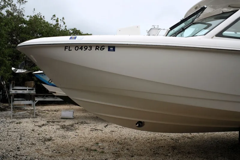 Slide: The Image of Boston Whaler 320 Vantage 2017 - 13
