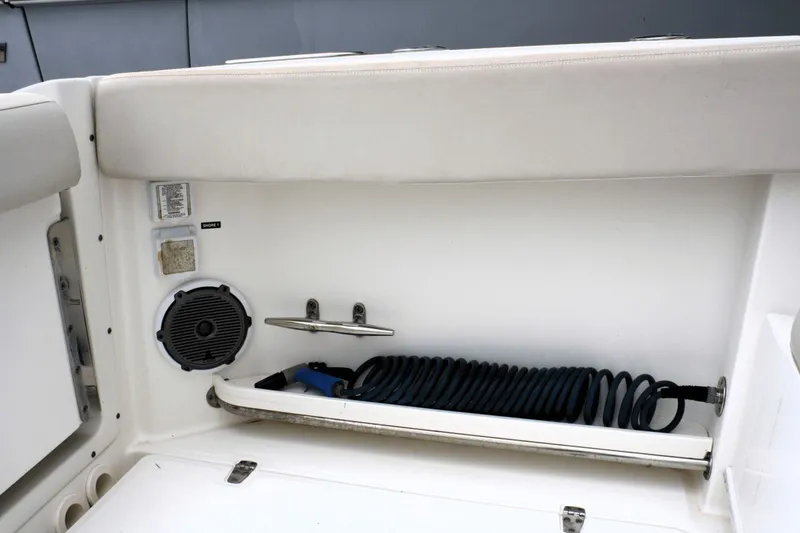 Slide: The Image of Boston Whaler 320 Vantage 2017 - 20