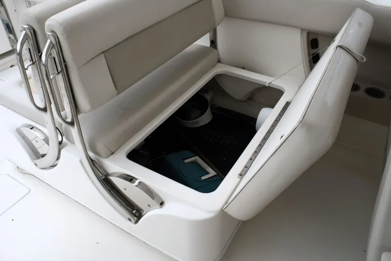Slide: The Image of Boston Whaler 320 Vantage 2017 - 29