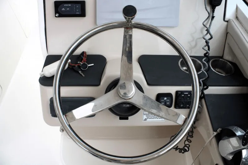 Slide: The Image of Boston Whaler 320 Vantage 2017 - 48