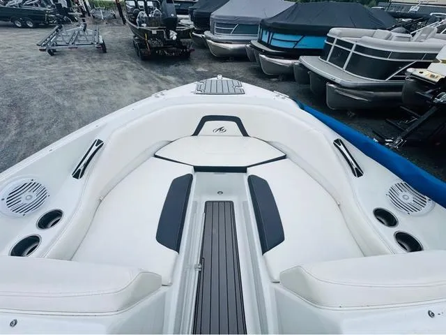 Slide: The Image of Monterey 224 FS 2020 - 15