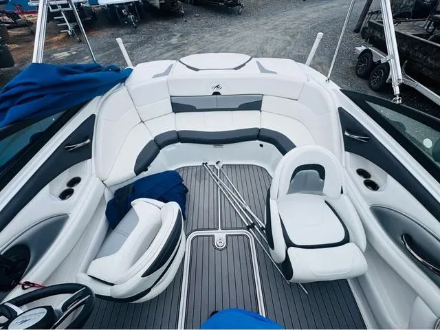 Slide: The Image of Monterey 224 FS 2020 - 3