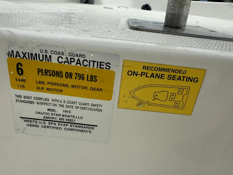 Slide: The Image of NauticStar 1810 2017 - 13