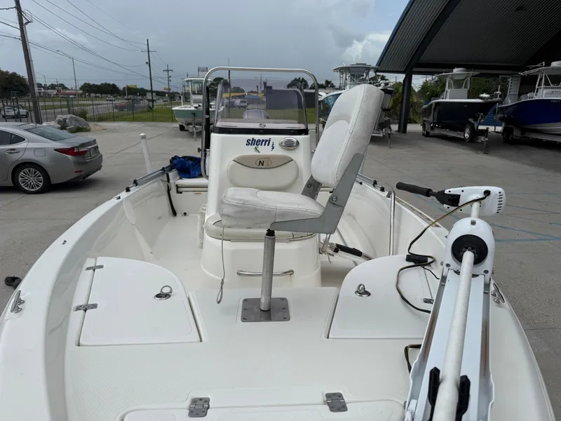 Slide: The Image of NauticStar 1810 2017 - 14