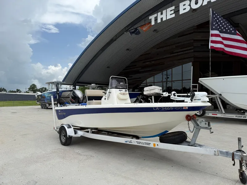 Slide: The Image of NauticStar 1810 2017 - 3