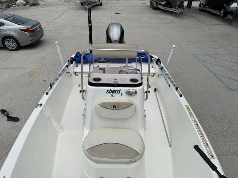 Slide: The Image of NauticStar 1810 2017 - 9