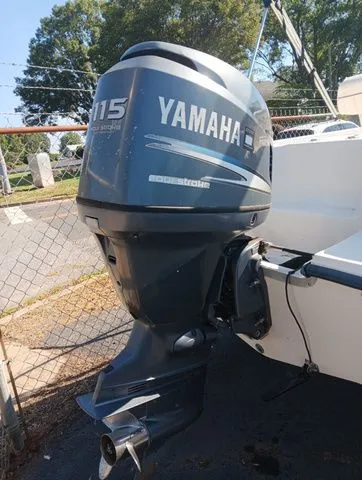 Slide: The Image of Sea Hunt Triton 186 2004 - 3