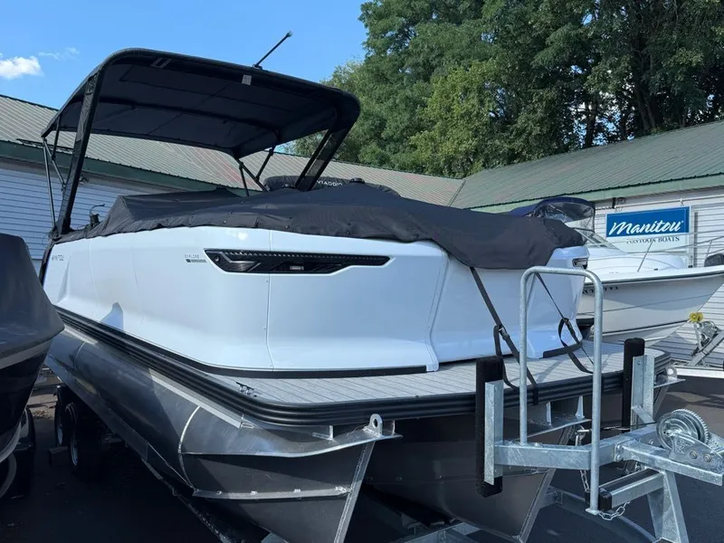 The Image of Manitou Explore 24 Max Navigator 2025 - 1