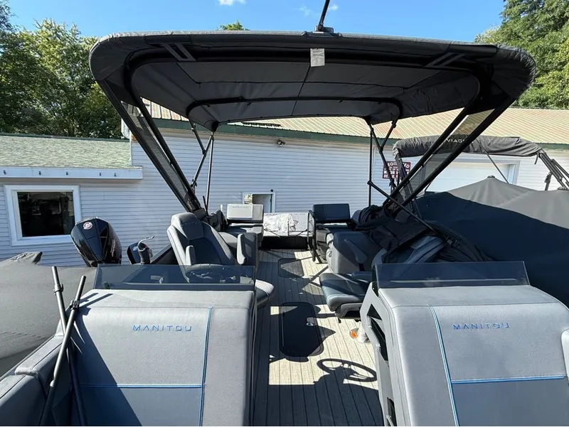 Slide: The Image of Manitou Explore 24 Max Navigator 2025 - 12