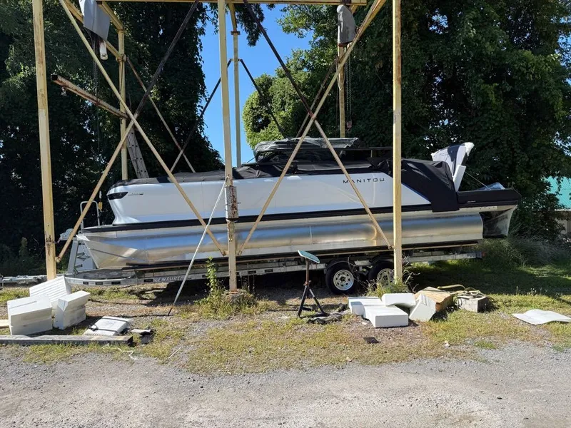 Slide: The Image of Manitou Explore 24 Max Navigator 2025 - 13