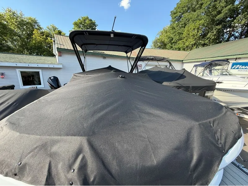 Slide: The Image of Manitou Explore 24 Max Navigator 2025 - 7