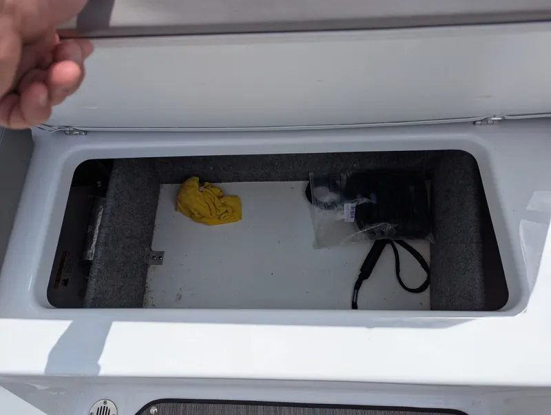 Slide: The Image of Four Winns H1 OB 2023 - 11