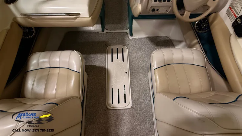 Slide: The Image of Sea Ray 230 Bow Rider 1996 - 14