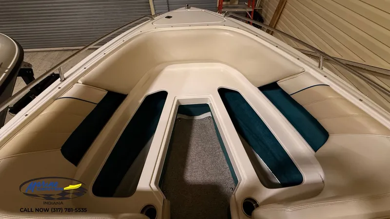 Slide: The Image of Sea Ray 230 Bow Rider 1996 - 4
