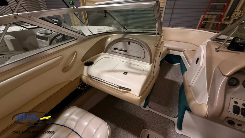 Slide: The Image of Sea Ray 230 Bow Rider 1996 - 9