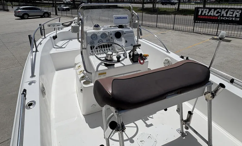 Slide: The Image of Sea Pro 190 Center Console 2003 - 4