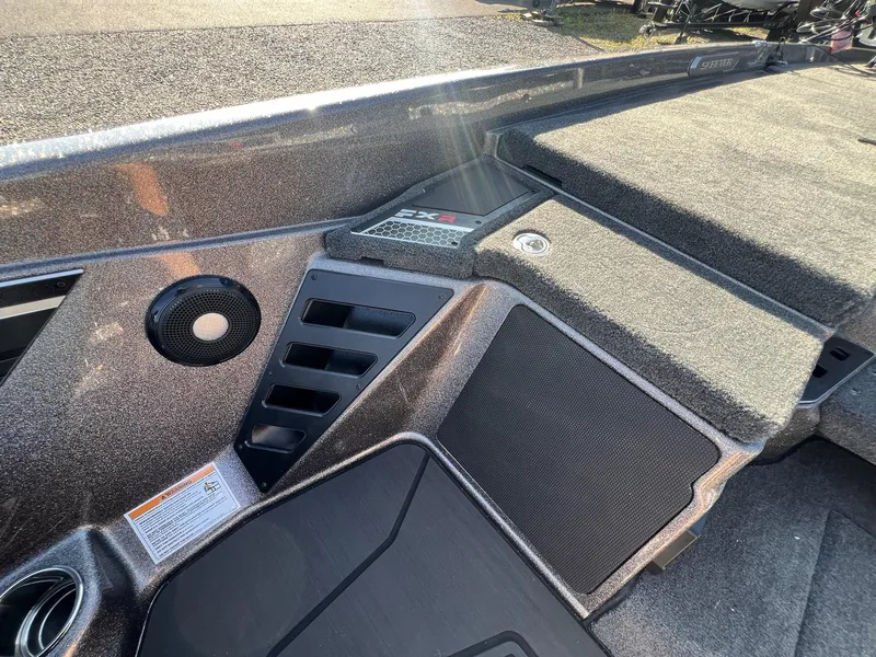 Slide: The Image of Skeeter FXR21 LE 2025 - 18