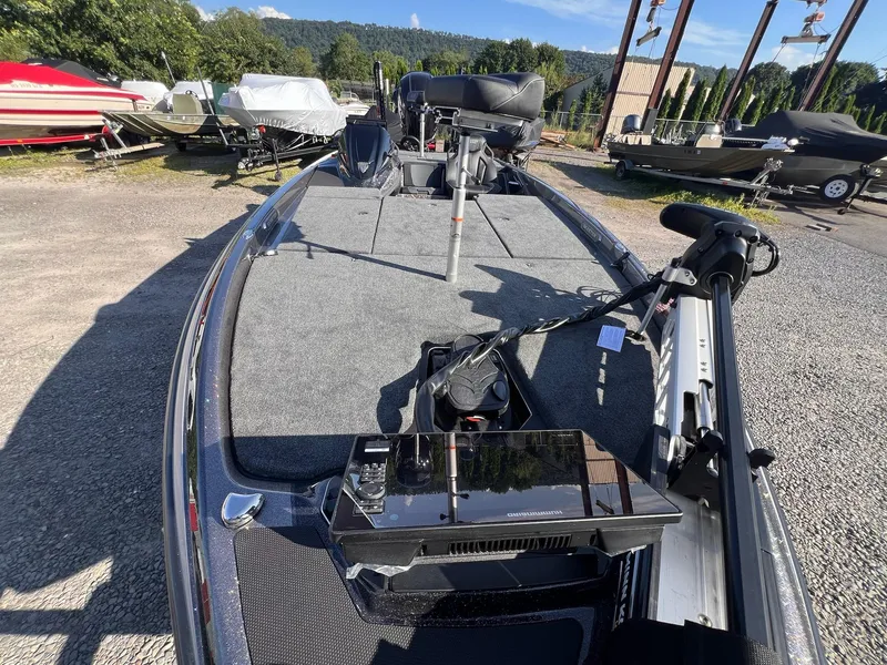 Slide: The Image of Skeeter FXR21 LE 2025 - 25