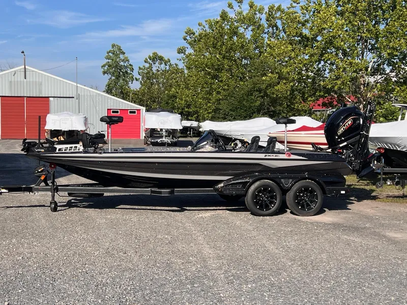 Slide: The Image of Skeeter FXR21 LE 2025 - 27